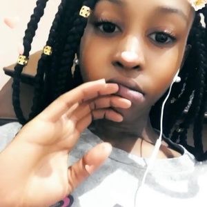 Meet your Posher, Rebecca